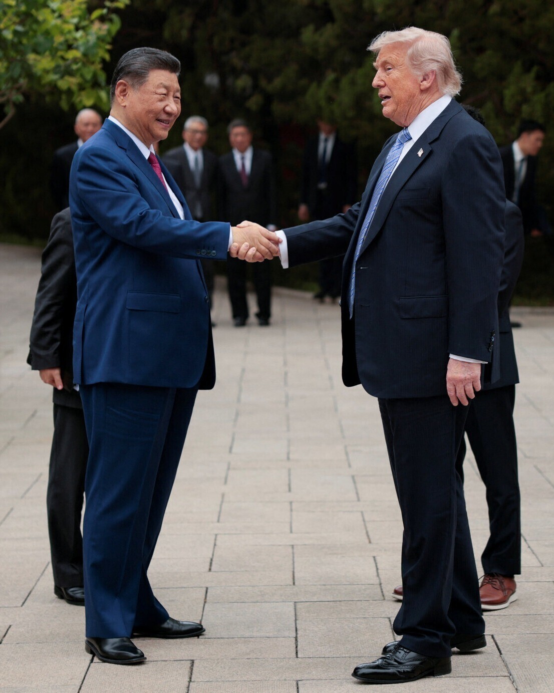Donald Trump et Xi Jinping concluent des discussions stratégiques entre commerce et tensions géopolitiques